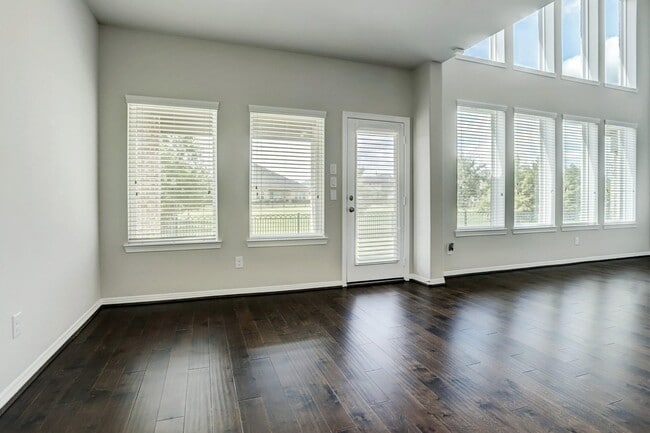 Building Photo - 3418 Pebble Creek Dr