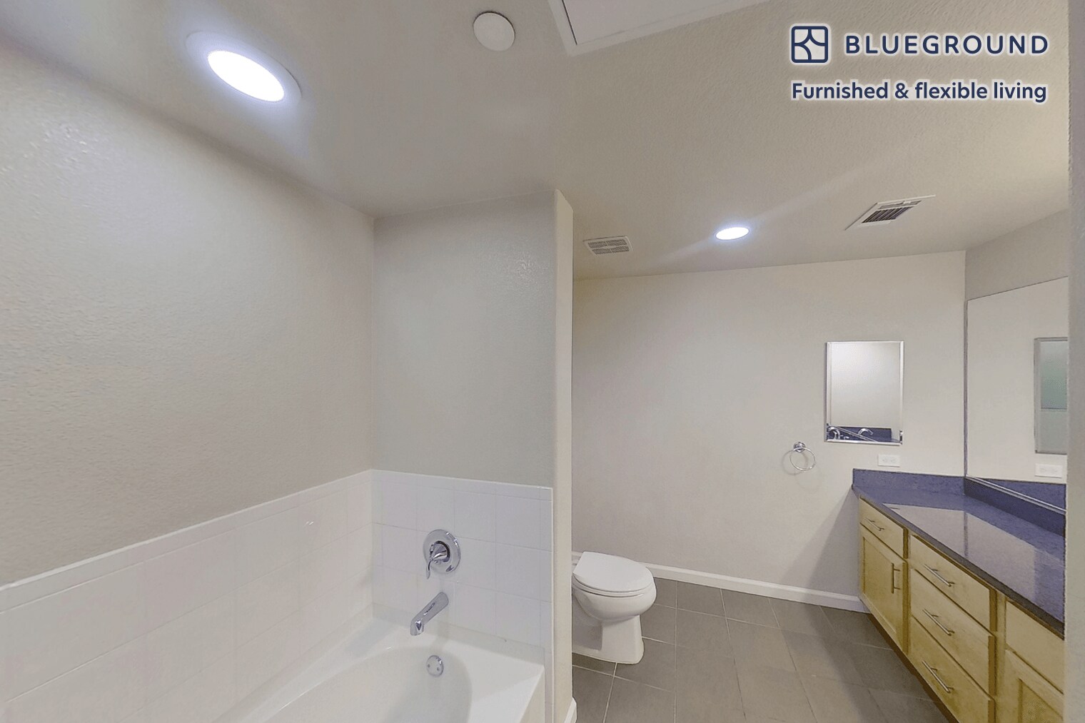 Building Photo - 1099 Admiral Ct