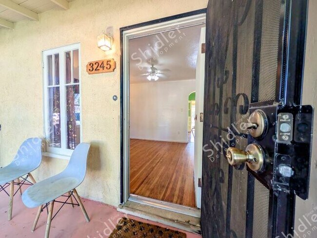 Building Photo - 2 Bedroom 1 Bath and 2 Massive Yard in North San Bernardino
