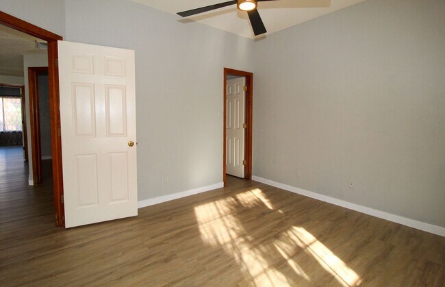 Building Photo - 2081 Paseo Del Prado Dr