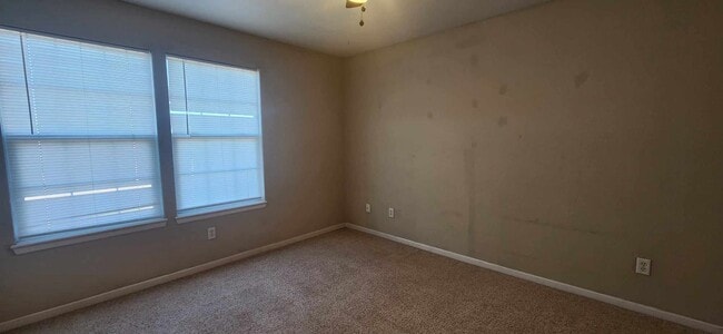 Building Photo - Spacious Home for Rent