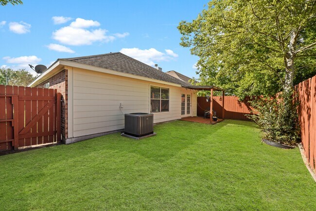 Building Photo - 18210 Beaverdell Dr