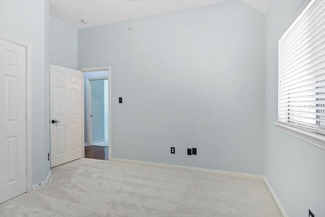 Building Photo - 5920 Pedernales Ridge