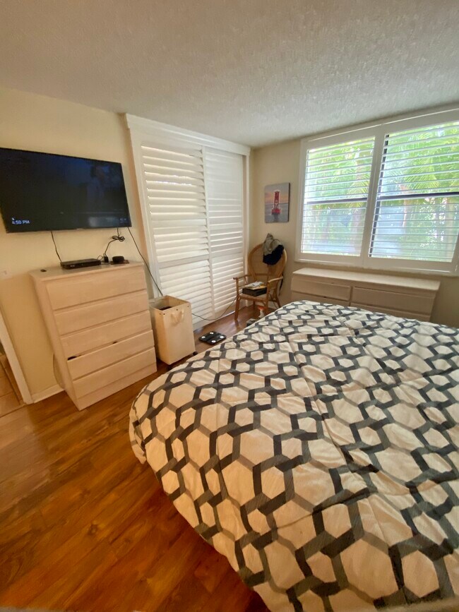 Primary - 600 Egret Cir