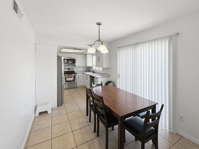 Building Photo - Townhome in the heart of Tempe!