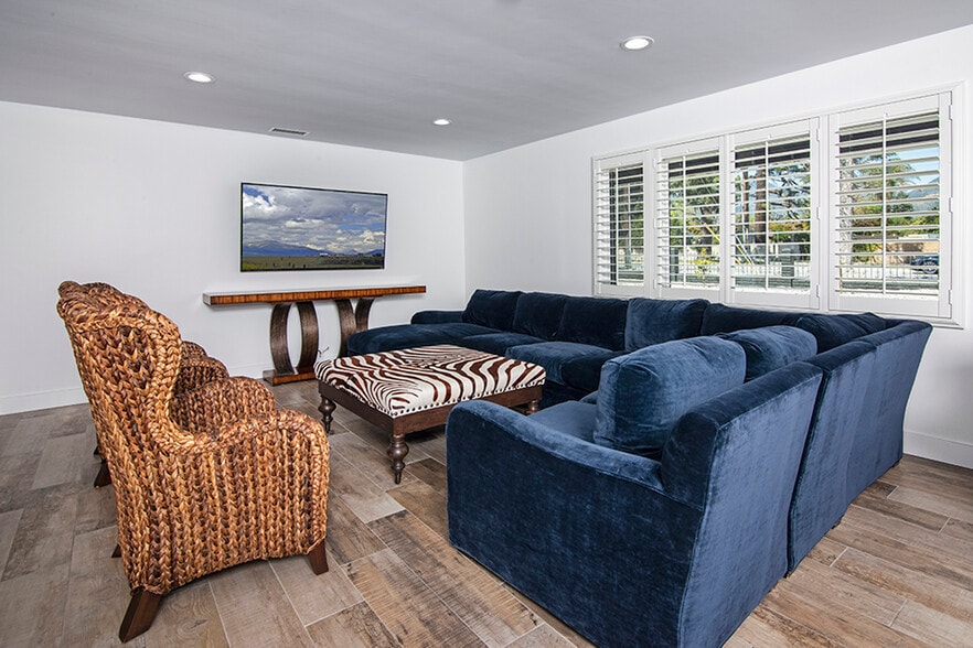 Living Room - 562 W 18th St