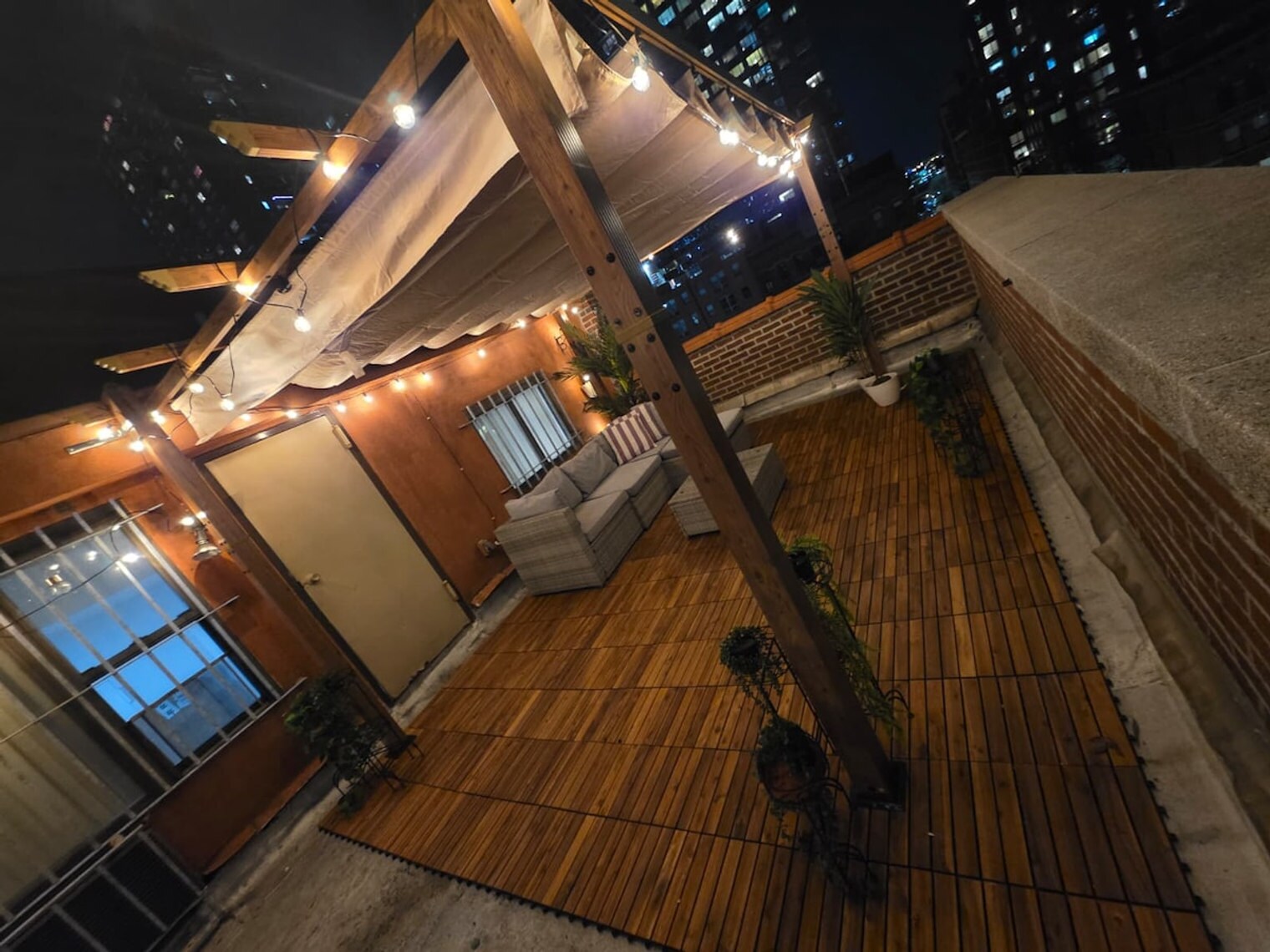 Building Photo - 458 W 52nd St