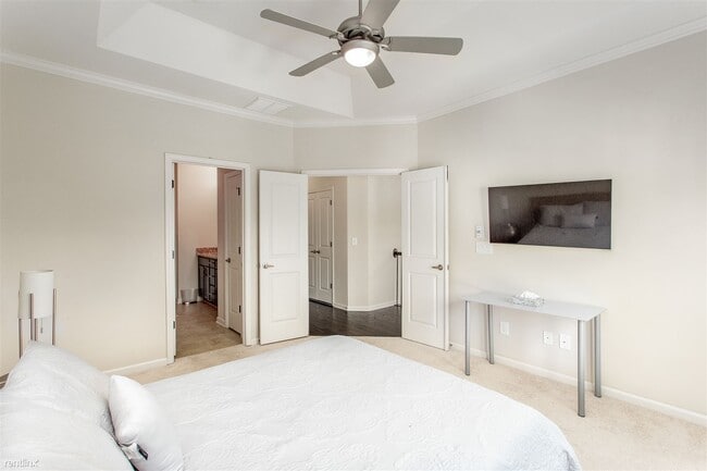 Building Photo - 3 br, 3.5 bath Townhome - 745 Fountainhead...