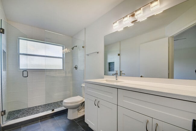 Building Photo - 7390 Ashley Shores Cir