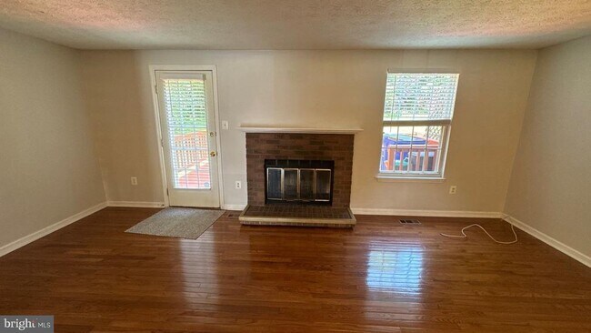 Building Photo - 10802 Beech Creek Dr