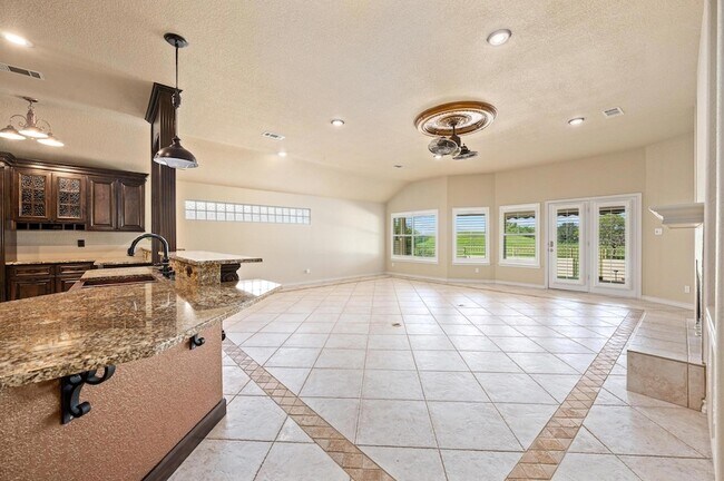 Building Photo - 30117 Hacienda Ln