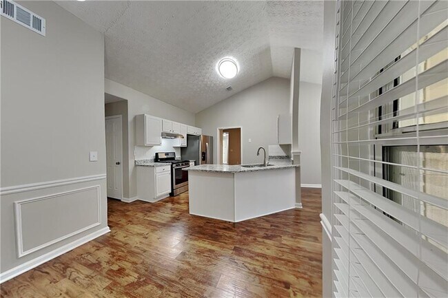 Building Photo - 405 Windsor Brook Ln SE