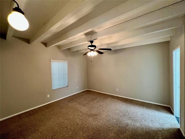 Interior Photo - The Vintage