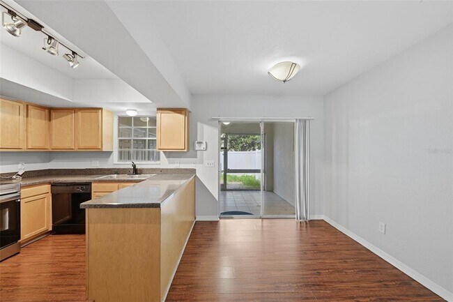 Building Photo - 10315 Carrollwood Ln