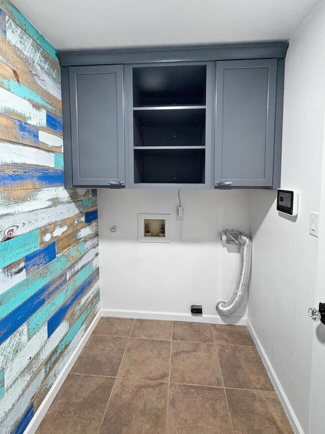 Building Photo - 1601 Cordoba Ln