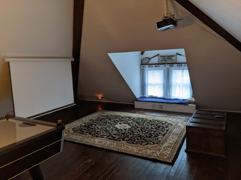 Building Photo - 45 Temple St