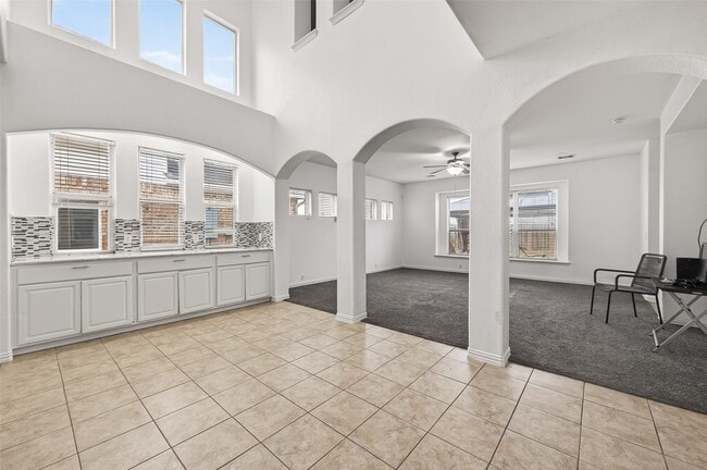 Building Photo - 5519 Jay Thrush Dr