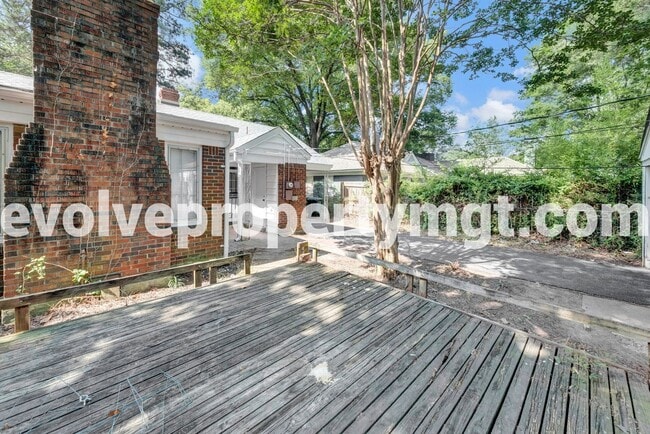 Building Photo - STUNNING RENOVATION IN PRIME LOCATION!! $5...