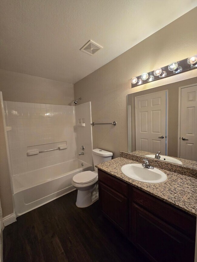 Building Photo - A Fabulous 2 Bedroom, 2 Bathroom condo at ...