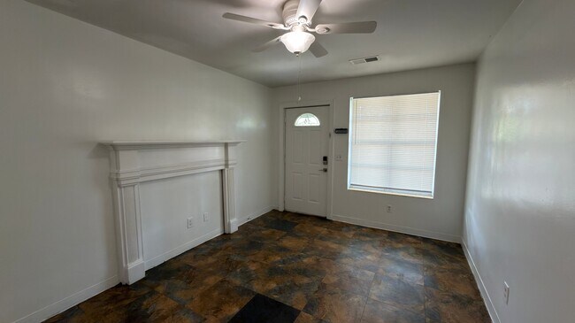 Building Photo - 1635 Memminger Ave