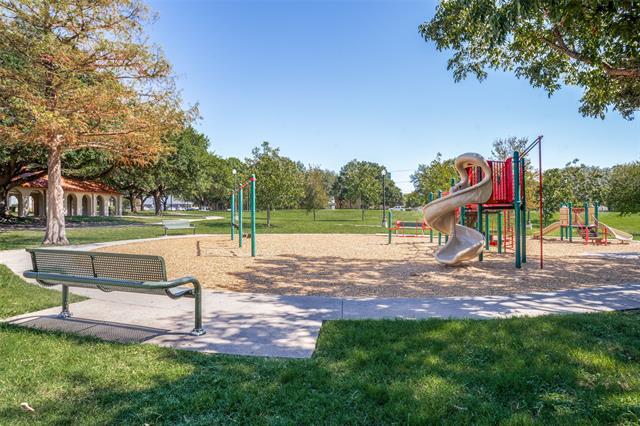 Building Photo - 2727 Hood St