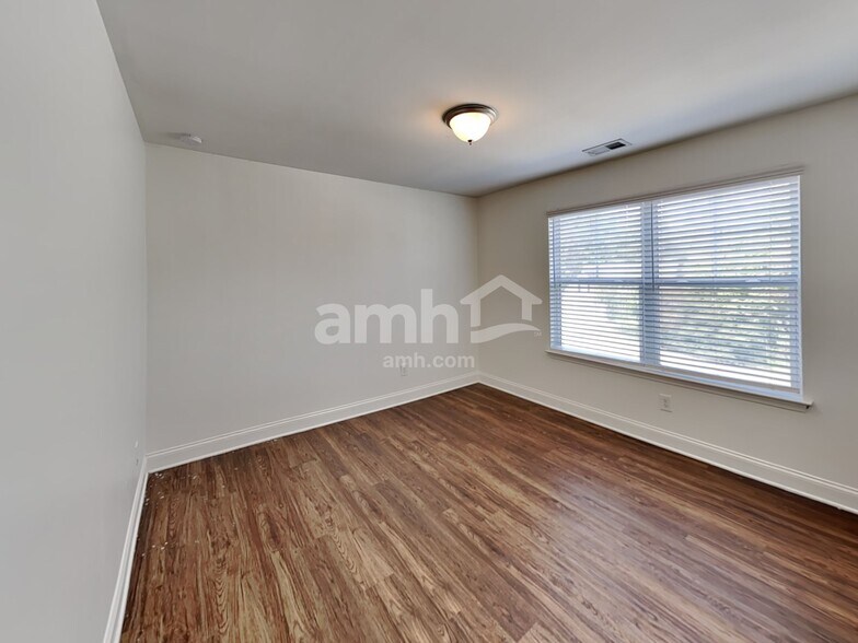 Building Photo - 117 Haeven Trail