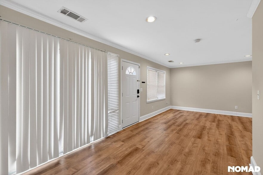 Building Photo - 75 E Wesley Rd NE