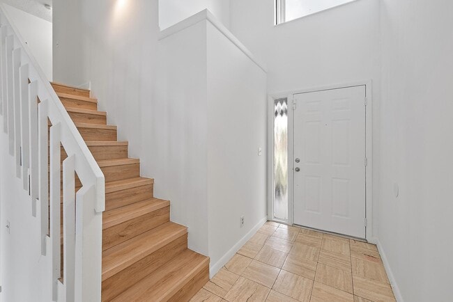 Building Photo - 4631 Brook Dr