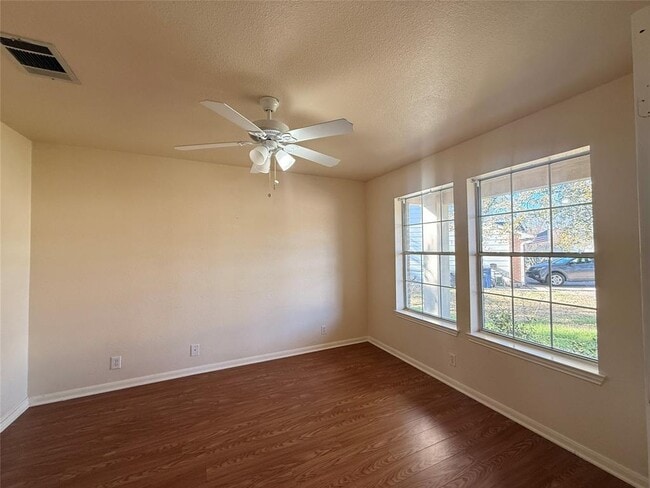 Building Photo - 1713 Primrose Ln