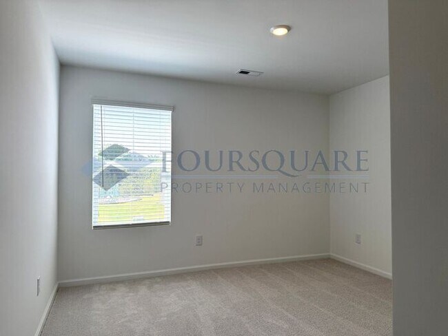Building Photo - Spacious 4-Bed Home with Flex Room, Loft, Screened Porch & 2-Car Garage – Convenient to Angier an...