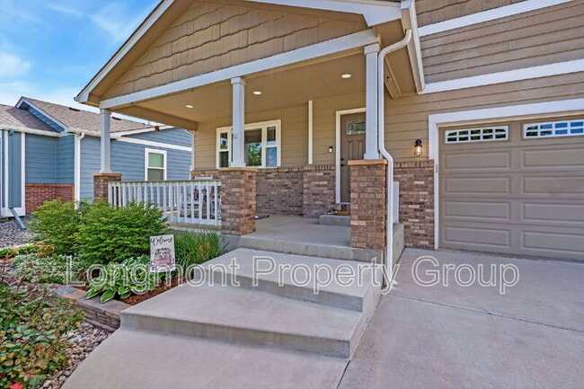 Building Photo - 565 Pyramid Peak St