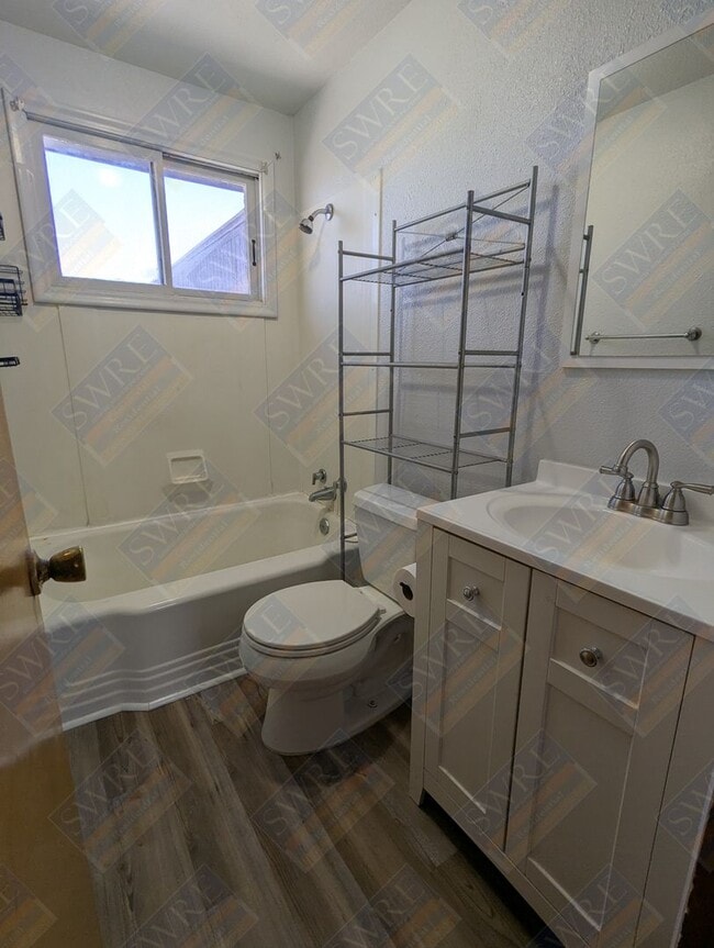 Building Photo - 902 1/2 Wyoming-