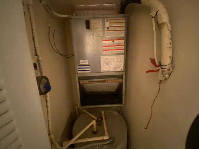 Building Photo - 4211 San Marino Blvd