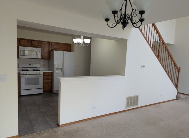 Building Photo - 119 Thistle Ct