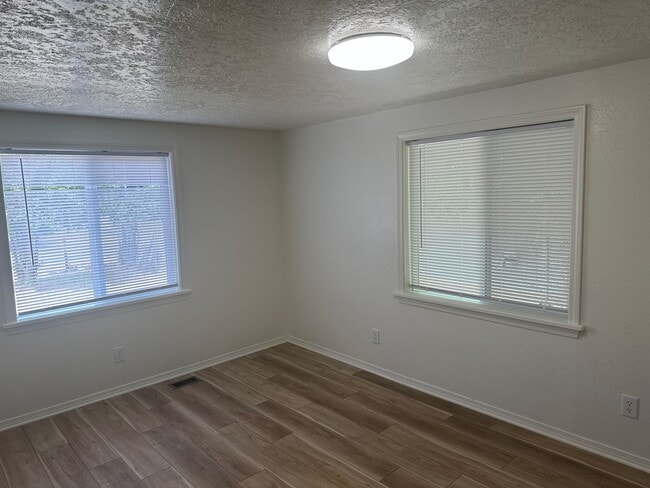 Building Photo - 3 bedroom 2 bathroom house in Dexter!