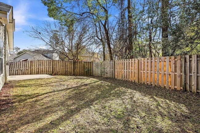 Building Photo - 335 Dreadnaught Ct