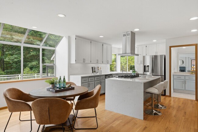 Building Photo - Beautiful 4 Bed 2.5 Bath Home in Renton