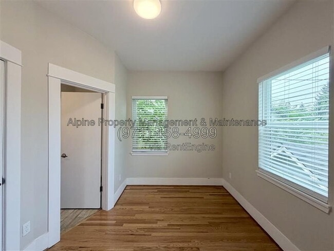 Building Photo - 5004 SE 38th Ave