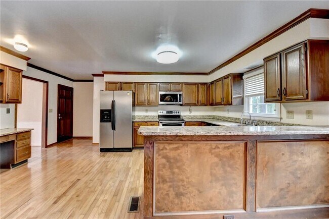 Building Photo - 478 Guilford Cir