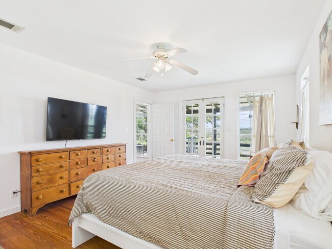 Building Photo - Hunting Retreat with 40 acre Yard