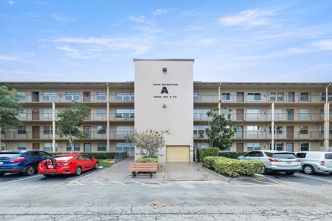 Building Photo - 13550 SW 6th Ct
