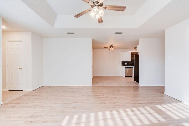 Building Photo - 221 Grover Ave
