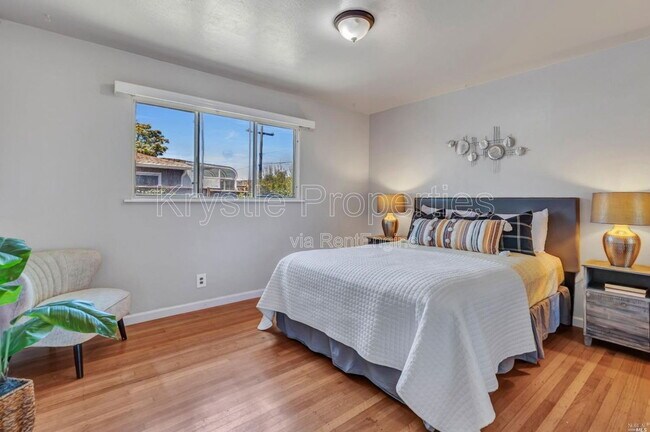 Building Photo - 380 Pepper Dr