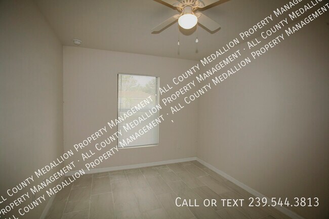 Building Photo - 1309 SE 8th Pl