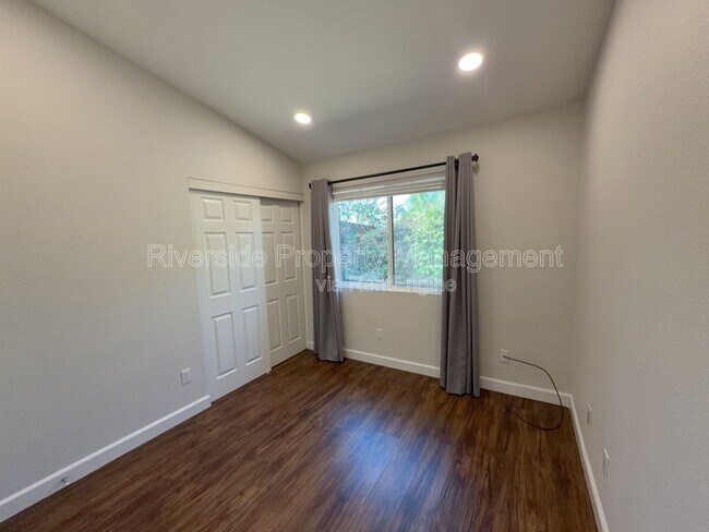 Building Photo - 9505 Arlington Ave