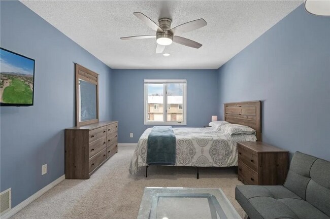 Building Photo - 9486 Kingsview Ln N