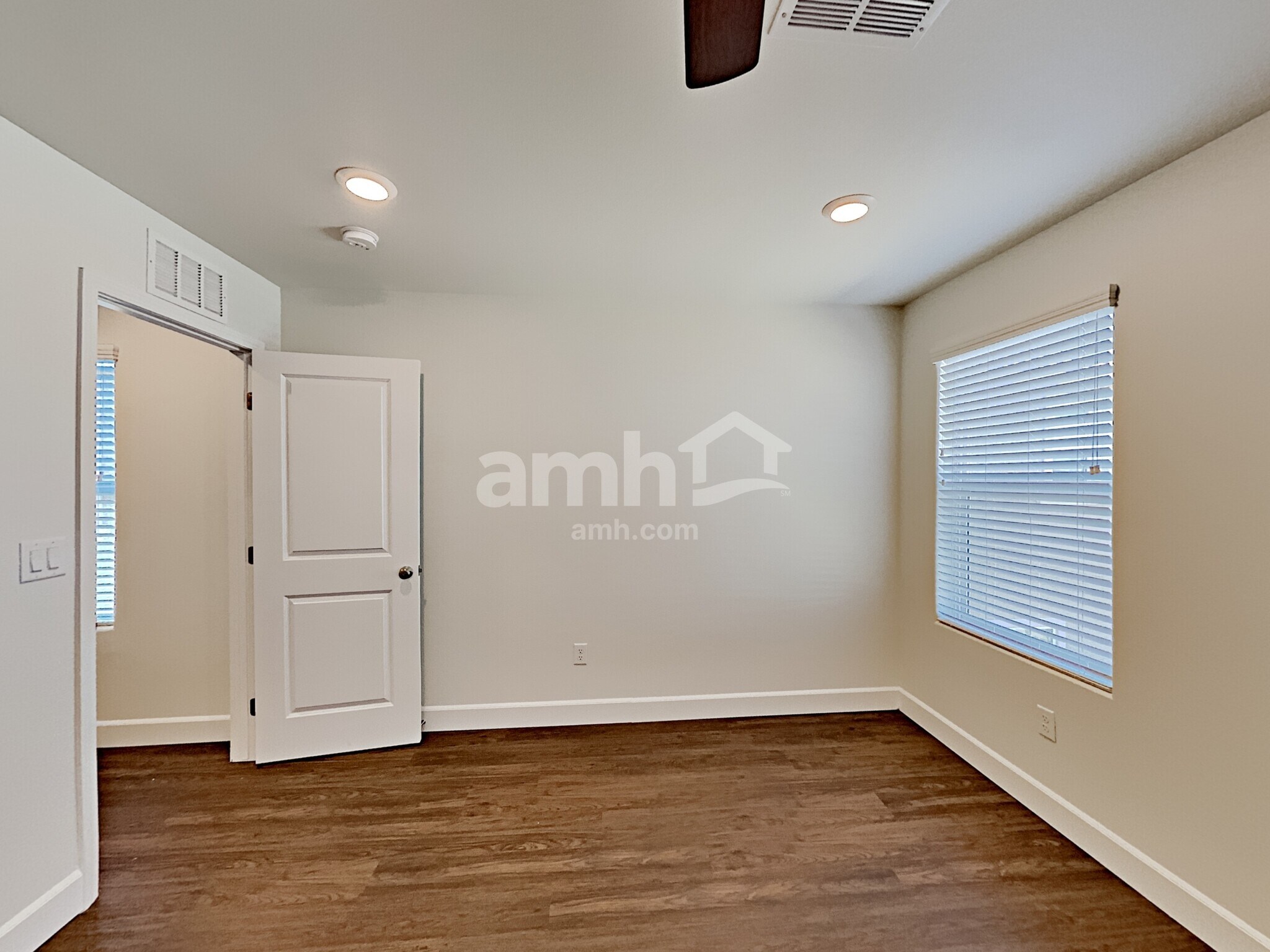 Building Photo - 1518 Golden Hour Ave