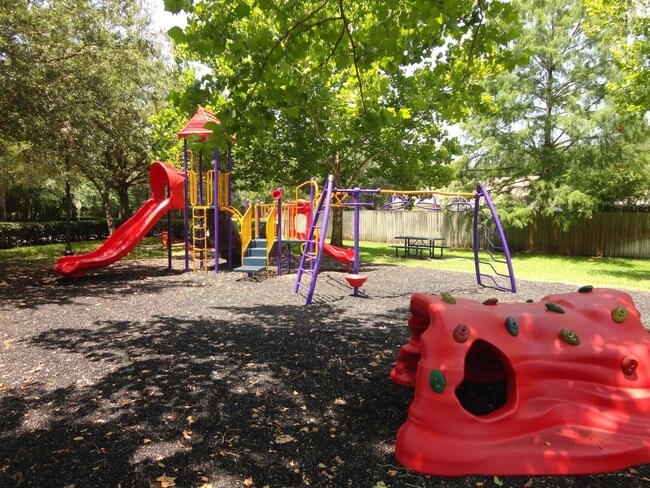 Building Photo - Water view 3/2 in Alafaya Woods. UPDATED k...
