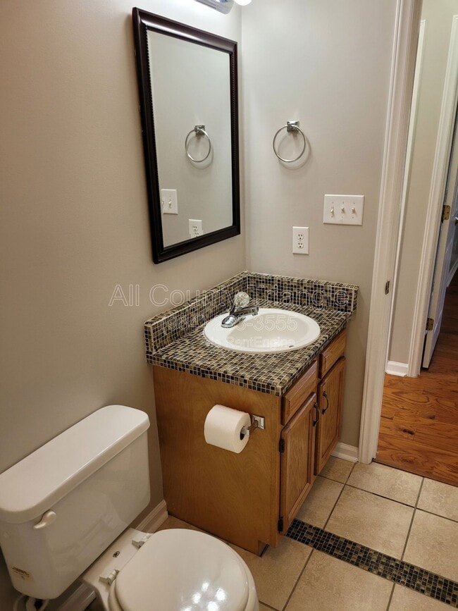 Building Photo - 111 Sunset Dr