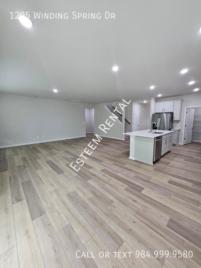 Building Photo - 1205 Winding Spg Dr